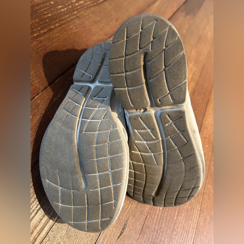 OOFOS Women’s Taupe & Black Slip-On Sneakers - Picture 7 of 10